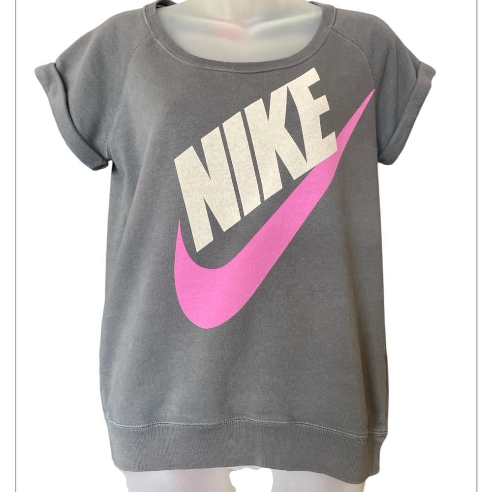 Y2k Nike short sleeved scoop neck grey sweatshirt size small with pink & white